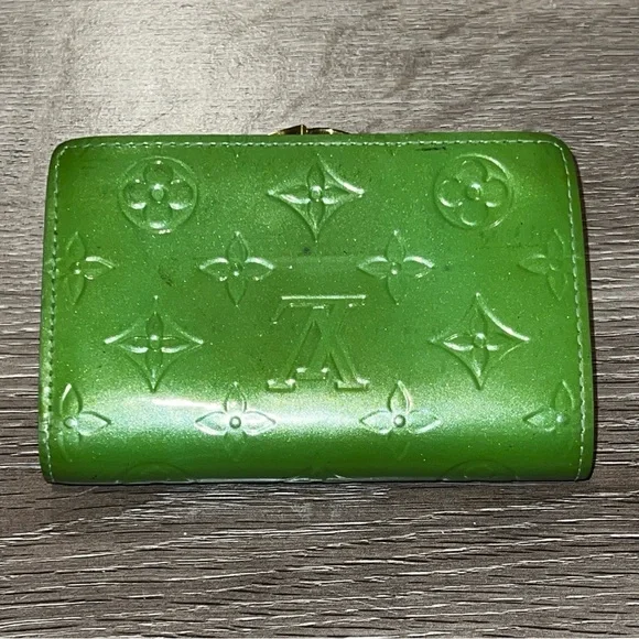 Louis Vuitton Monogram Green Vernis Kisslock Wallet - Picture 5 of 16
